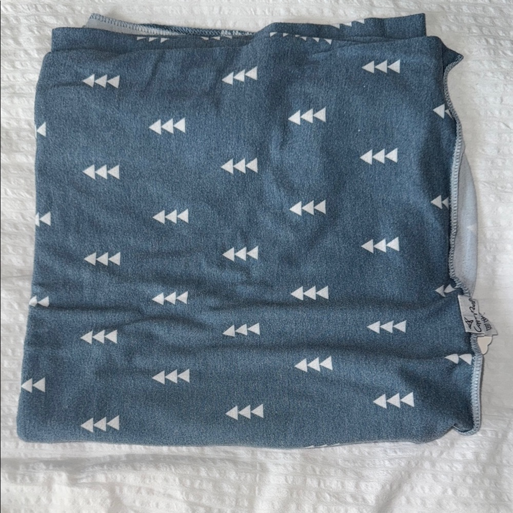 Copper Pearl - Blue Swaddle Blanket with White Triangle Pattern